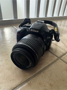 Nikon D5100 DSLR Camera in Black with 18-55mm Lens